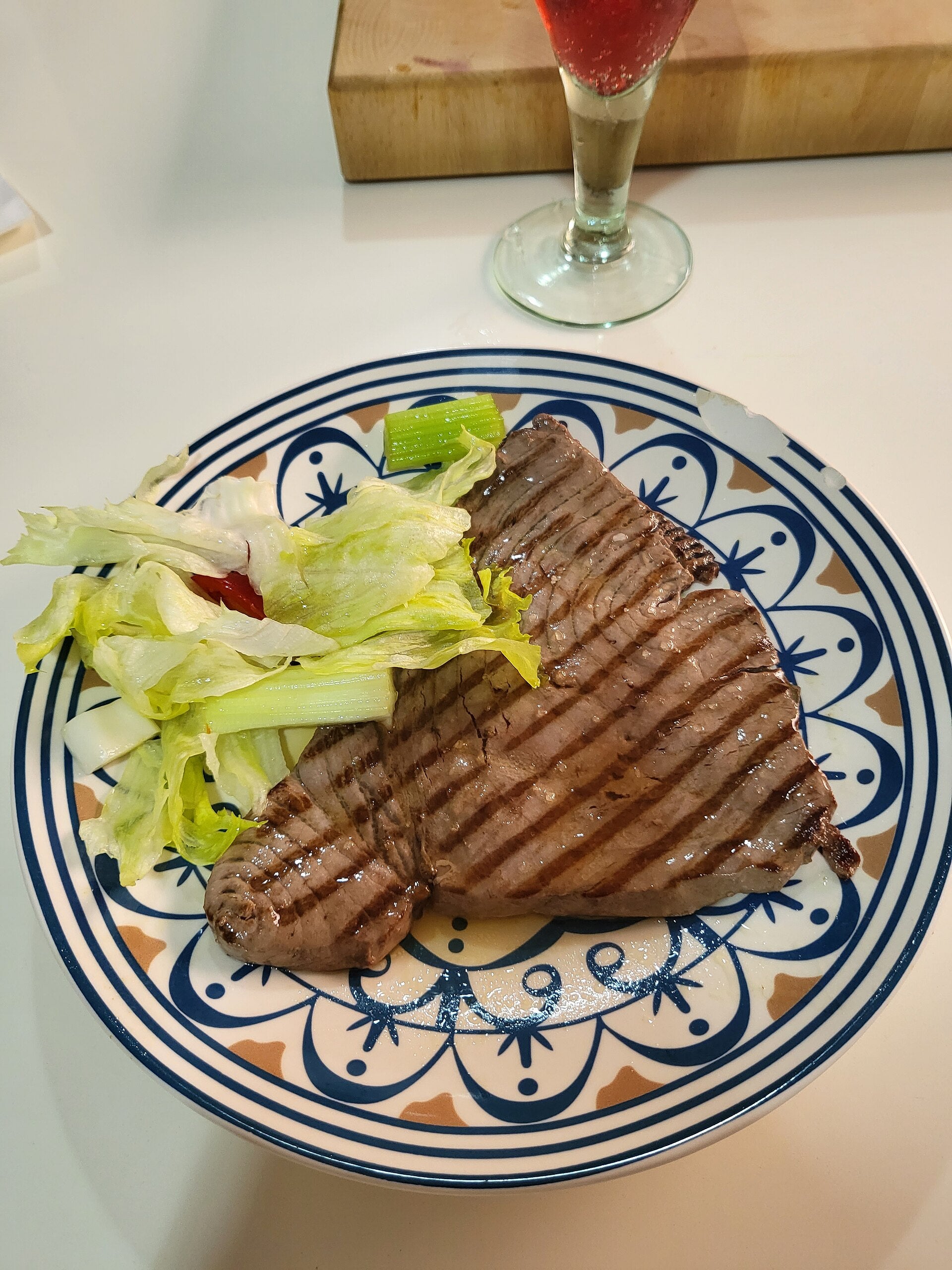 Grilled tuna steak with salad