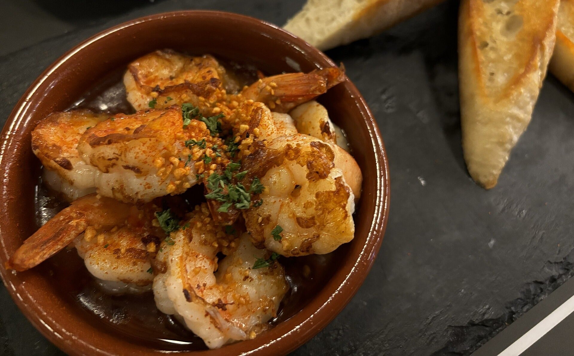 Garlic king prawns